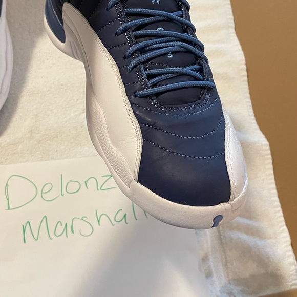 Jordan 12 - Picture 3 of 9